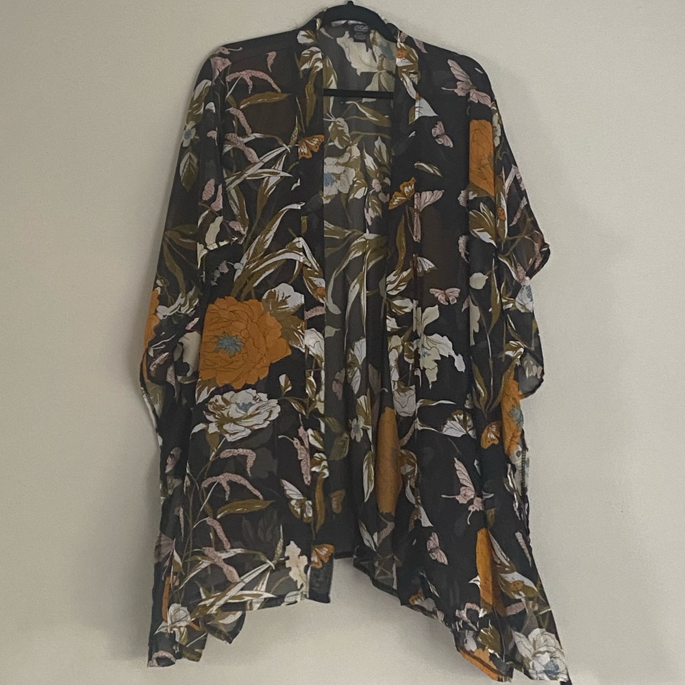 Floral shawl. One size.